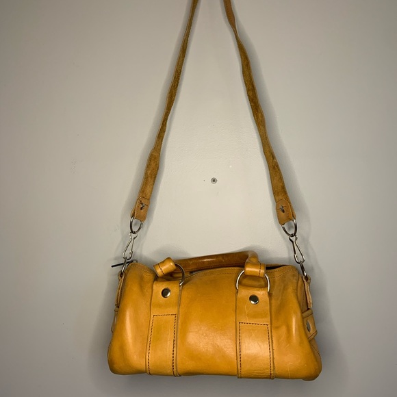 3/20$ Leather cross body or hand bag - Picture 3 of 4